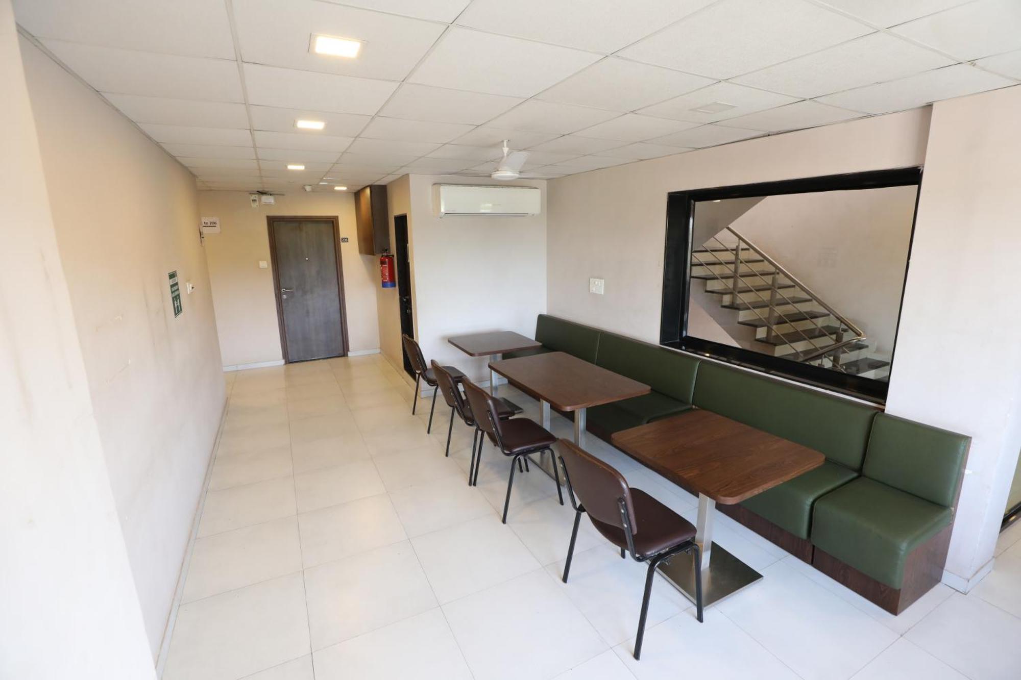 Greenotel Rooms Hazira, Szúrat Kültér fotó