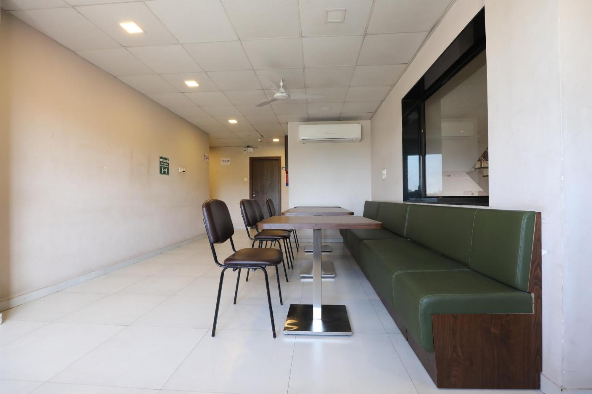 Greenotel Rooms Hazira, Szúrat Kültér fotó